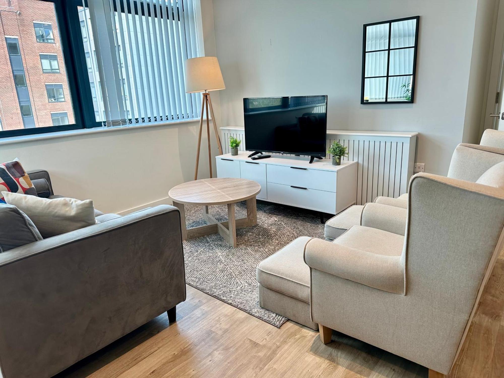 Lovely 1 Bed Apartment - Old Trafford Манчестър Екстериор снимка