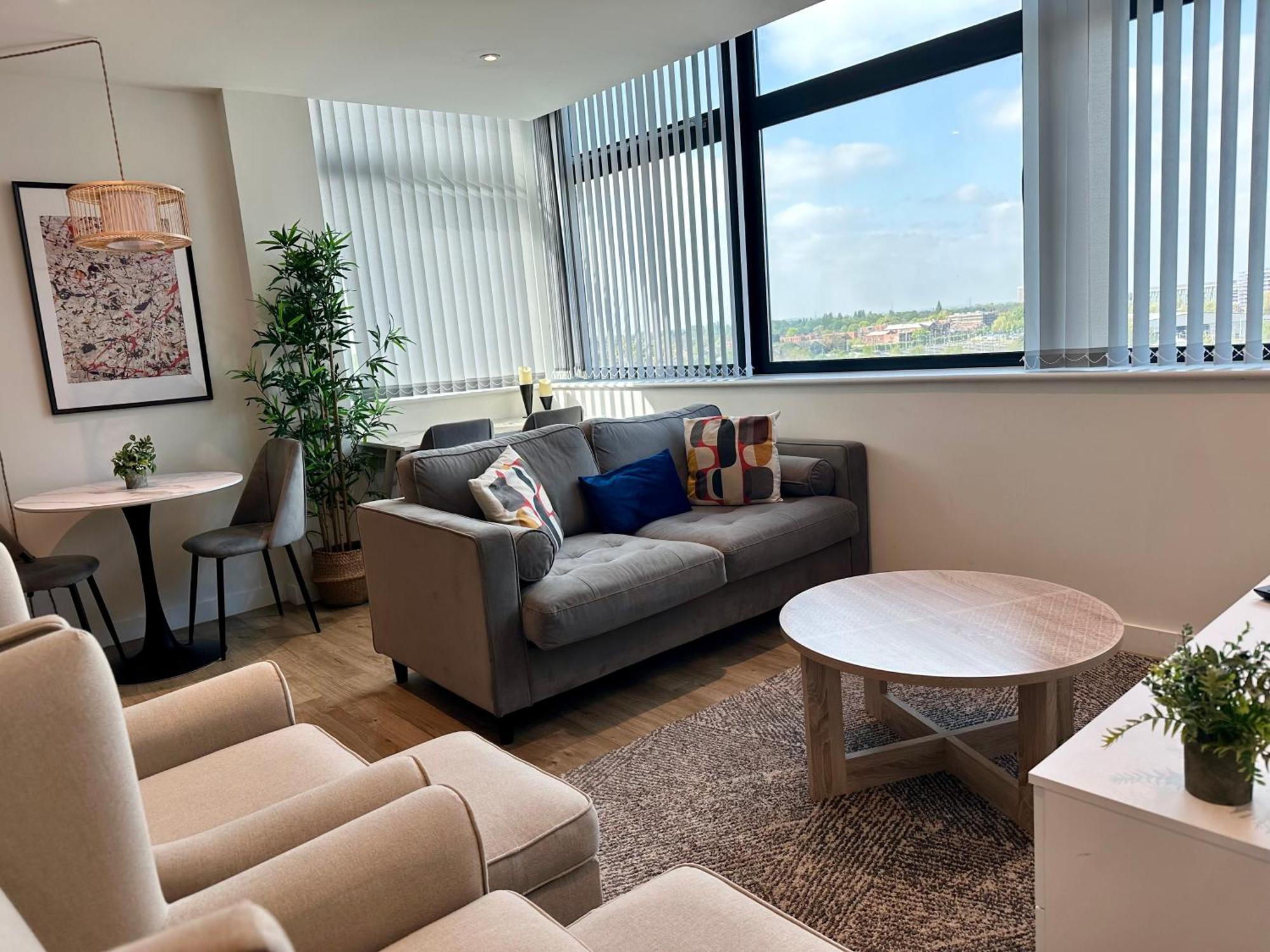 Lovely 1 Bed Apartment - Old Trafford Манчестър Екстериор снимка